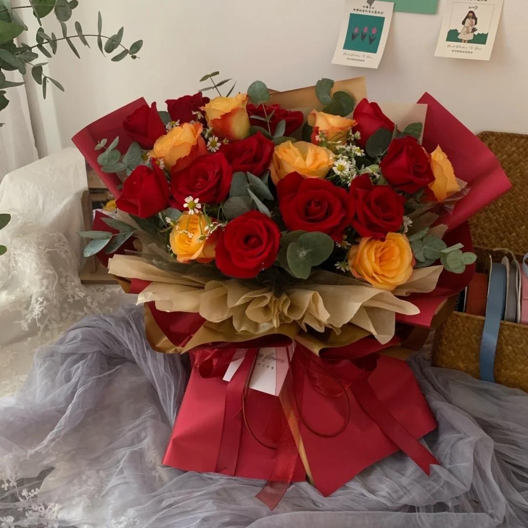 创意红色系花束送长辈祝寿母亲节父亲节礼物手捧花束