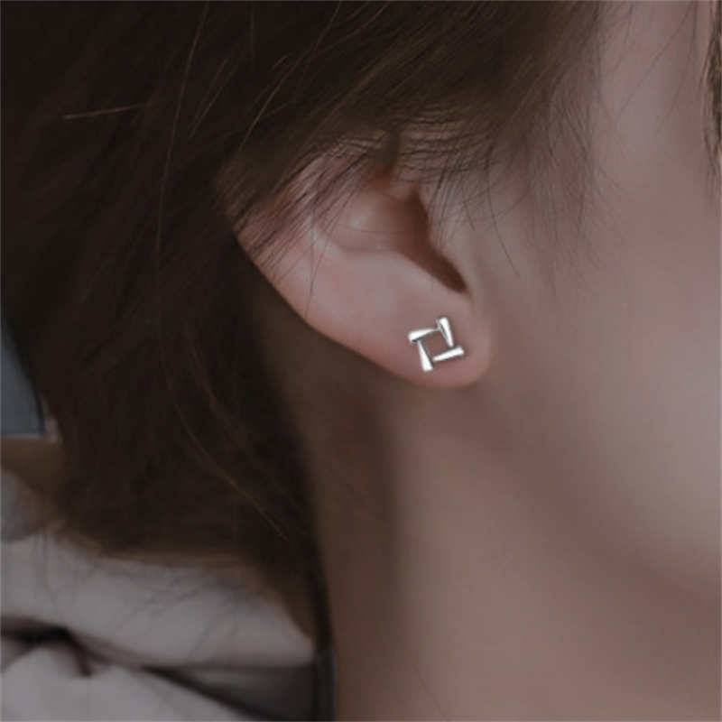 S925纯银耳钉女小巧精致2021年夏季新款潮小众设计高级感耳饰耳环