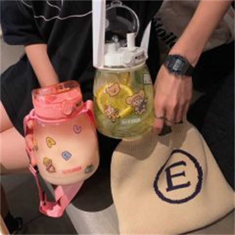 背带水杯