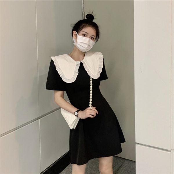 韩版设计感温柔娃娃领泡泡袖连衣裙