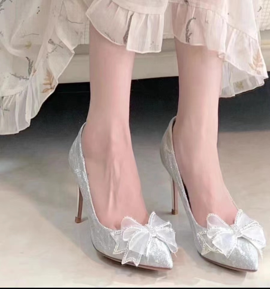 法式水晶鞋2023春秋新款银色婚鞋水钻蝴蝶结尖头高跟鞋女细跟单鞋
