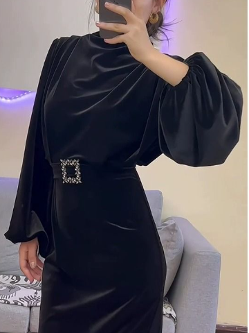 2023新款女早秋法式奢华连衣裙气质高级感小黑裙正式场合ins长裙