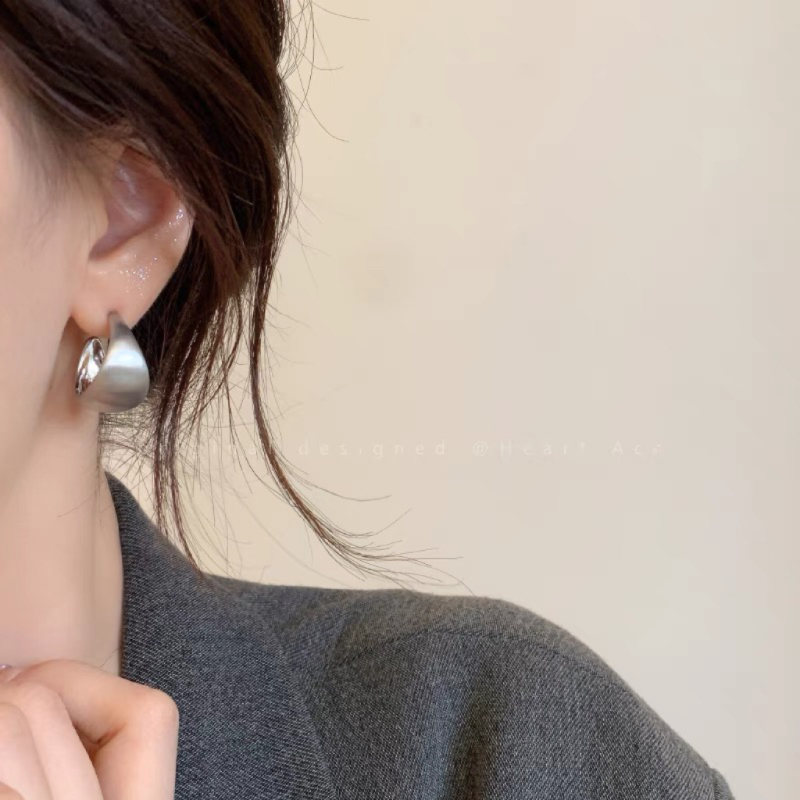 银色磨砂C型耳环女简约冷淡风ins高级感耳环设计