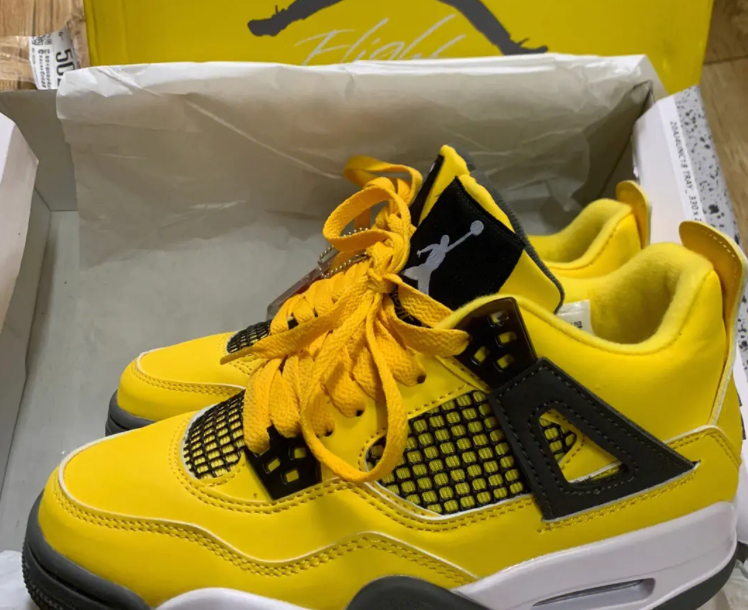 AIR Jordan 4 tour yellow  41