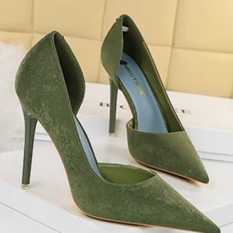 绿色超高跟鞋2023春季新款设计感气质尖头细跟侧镂空单鞋