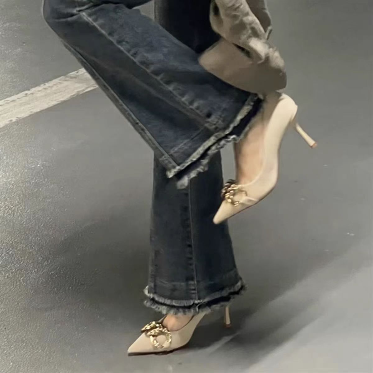 2025秋冬新款尖头细跟高跟鞋，甄选哑光小羊皮打造鞋面，柔软亲肤且韧性十足，贴合脚型不磨脚