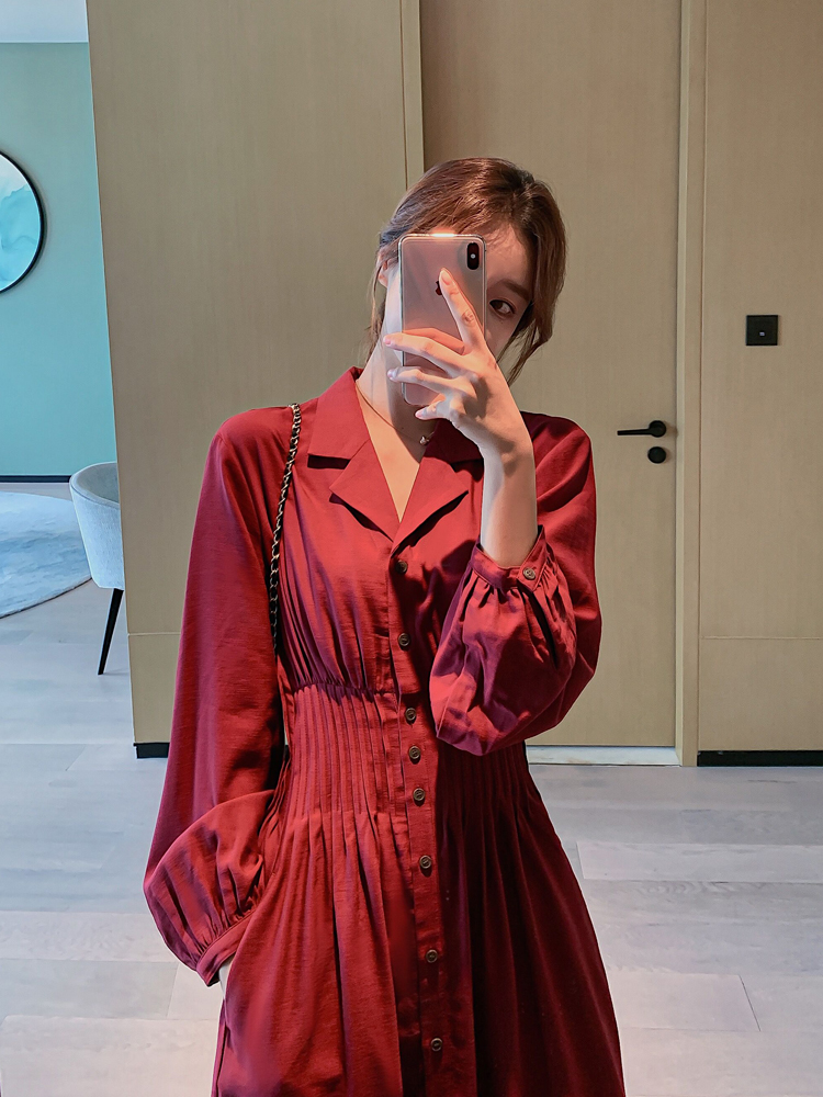 秋装2020年新款女长袖连衣裙衬衫式酒红色收腰显瘦气质过膝长裙子